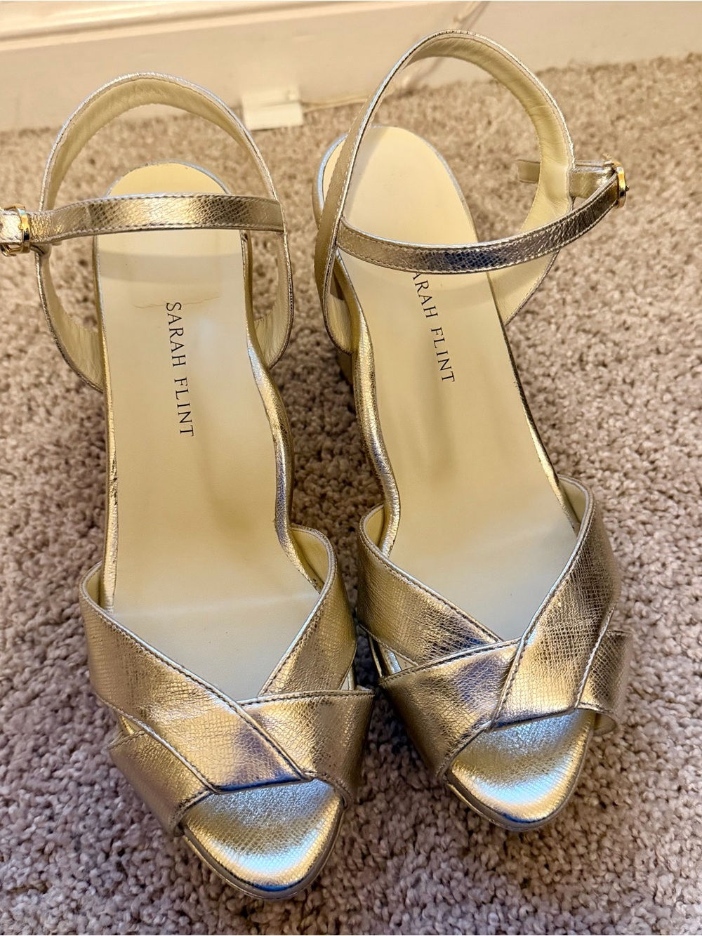 Sarah Flint Perfect Crossover Platform 80 IT 38 US 8 in Gold Textured Saffiano